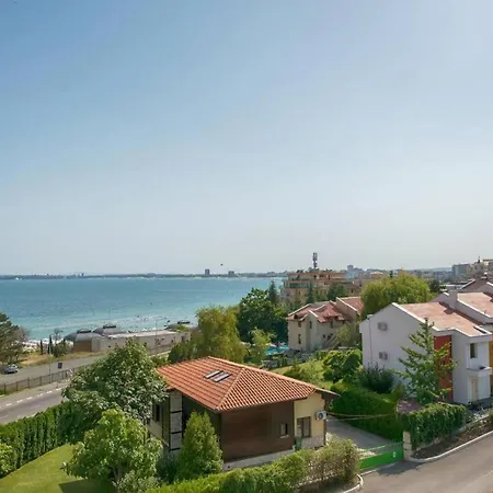 2 Bed With Sea Views Apartmán *