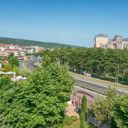 2 Bed With Sea Views Апартаменти *