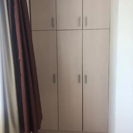 2 Bed With Sea Views Апартаменти *