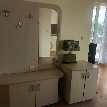 2 Bed With Sea Views Апартаменти