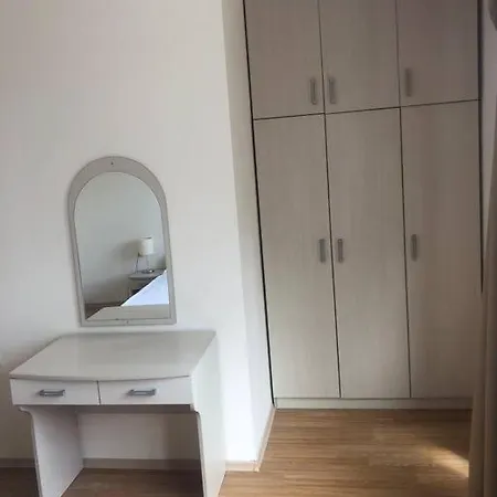 Апартаменти 2 Bed With Sea Views