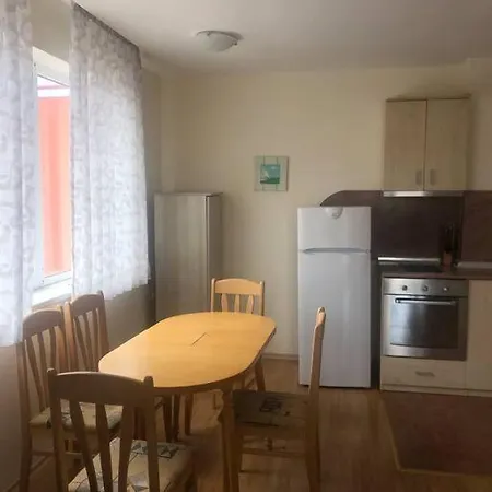 Апартаменти 2 Bed With Sea Views Сонячний Берег